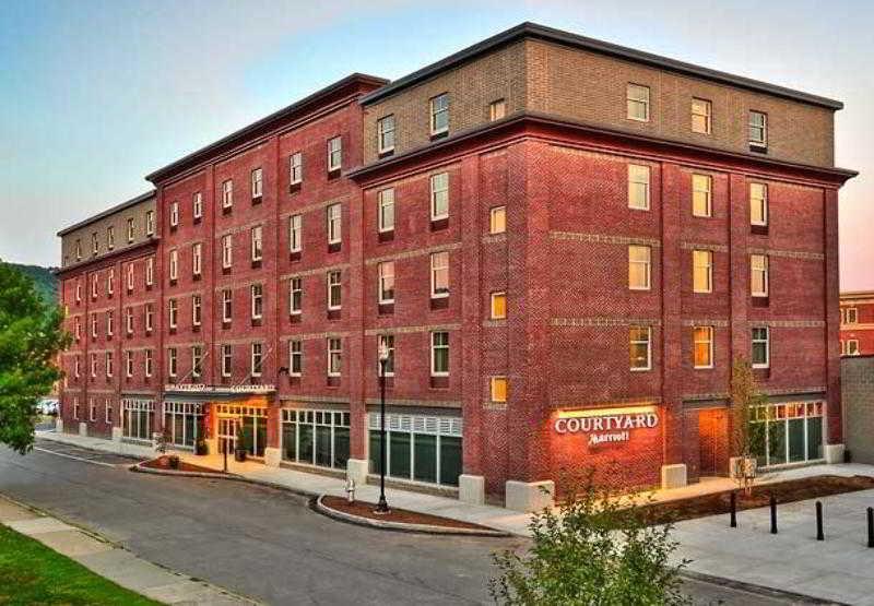 Courtyard Keene Downtown Экстерьер фото