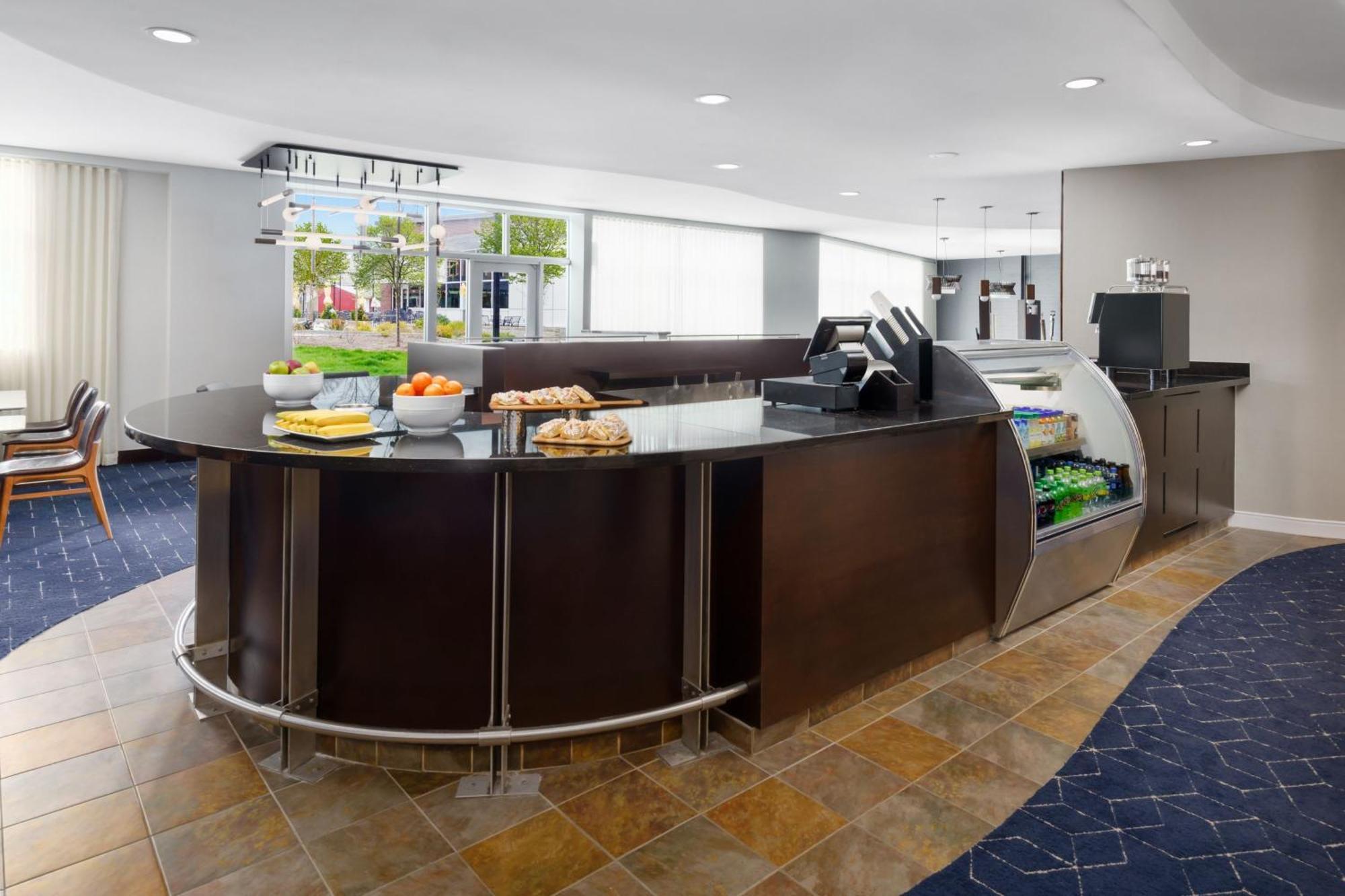 Courtyard Keene Downtown Экстерьер фото