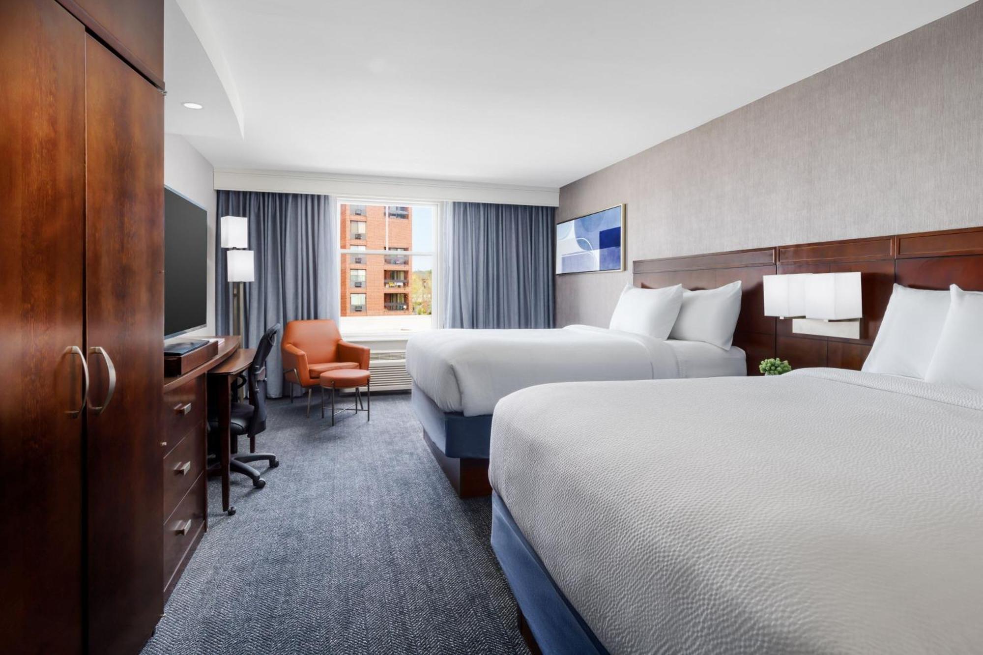 Courtyard Keene Downtown Экстерьер фото