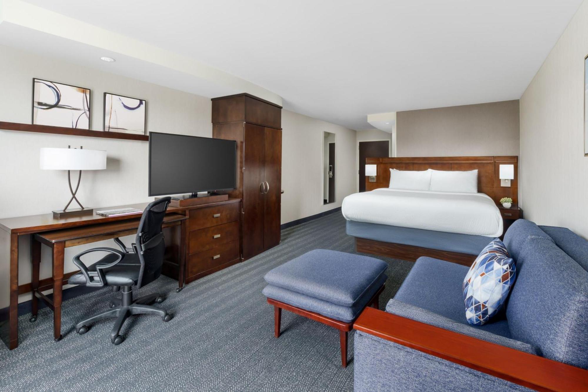 Courtyard Keene Downtown Экстерьер фото