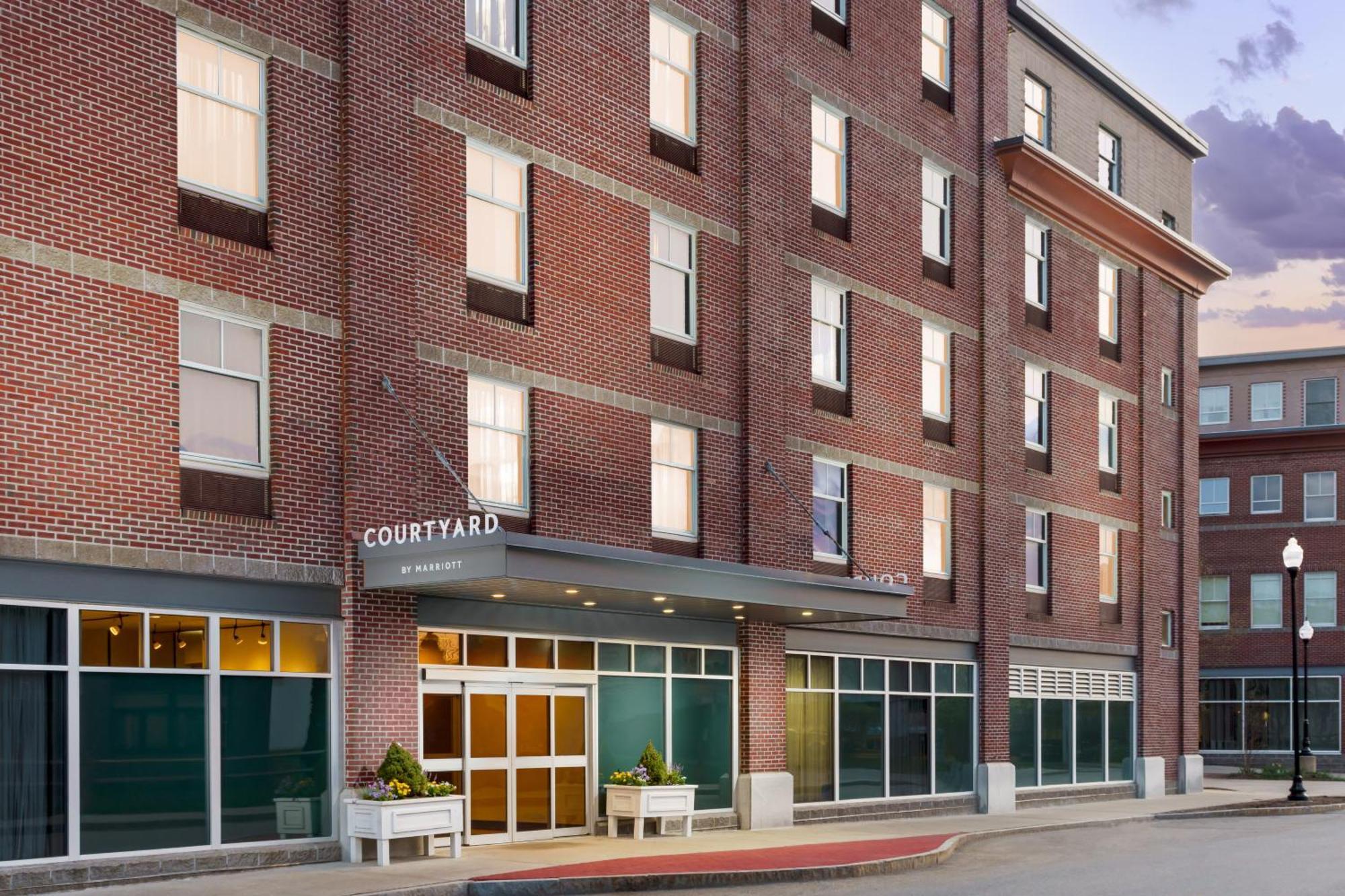Courtyard Keene Downtown Экстерьер фото