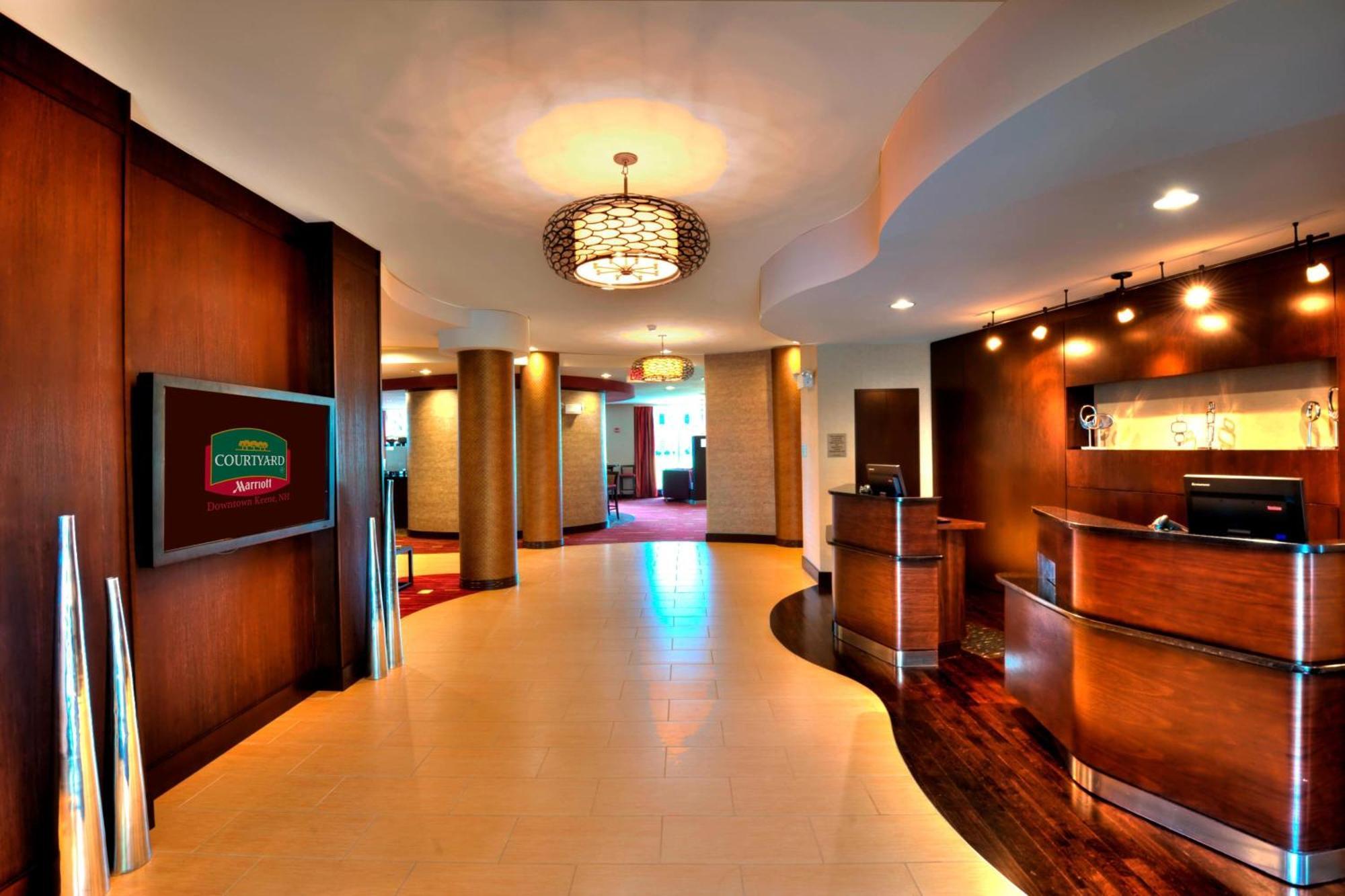 Courtyard Keene Downtown Экстерьер фото